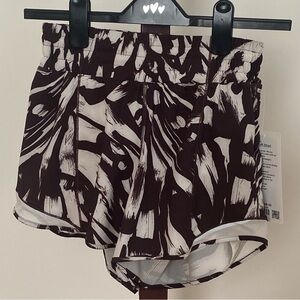 NWT Lululemon Hotty Hot Shier 4” Lined shorts